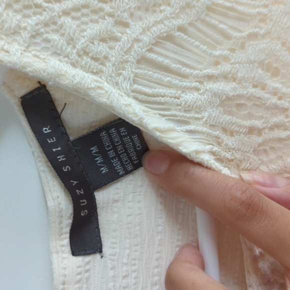 Suzy shier cream lace dress size medium - Picture 3 of 5